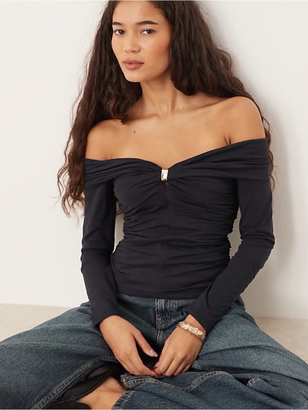 Abercrombie & Fitch Off-Shoulder Long Sleeve Ruched Top in Black